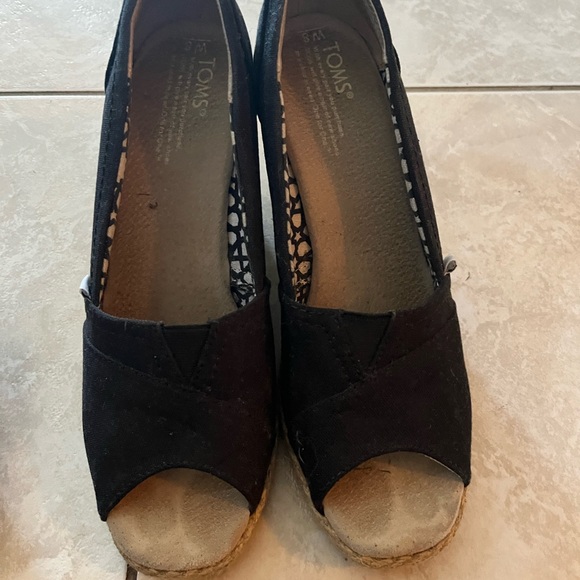 Barely worn shoes - Picture 3 of 6